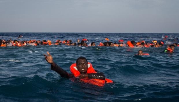 4474_170530185510-01-migrant-rescue-cnnphotos-exlarge-169.jpg