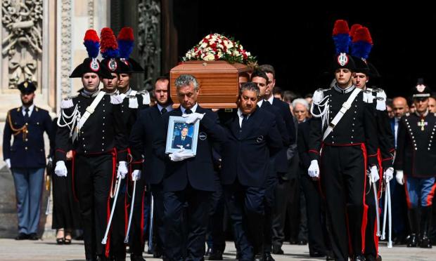 6628_berlusconi.funerali.jpg